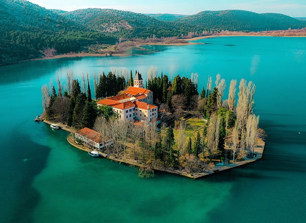 Monet® Travel Artists