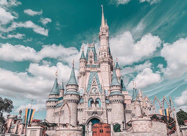 Monet® Travel Artists