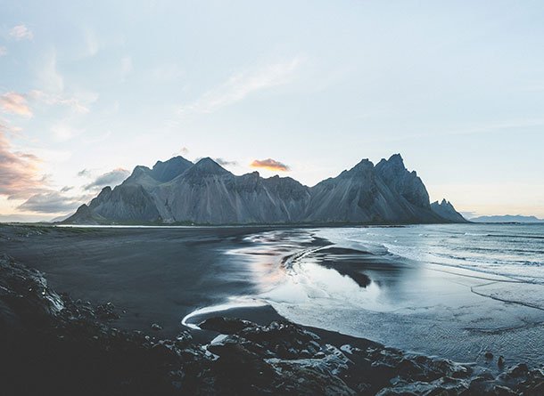 Monet® Travel Artists